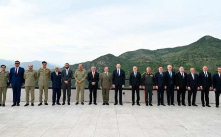 Laçında İlham Əliyevin Şahbaz Şəriflə geniş tərkibdə görüşü oldu