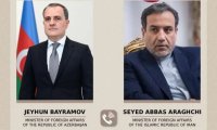 Ceyhun Bayramov iranlı həmkarı ilə müzakirə apardı